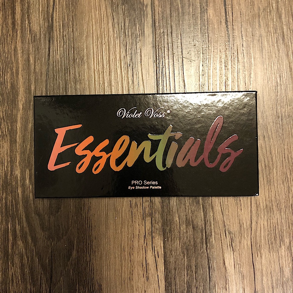 Violet Voss essentials palette